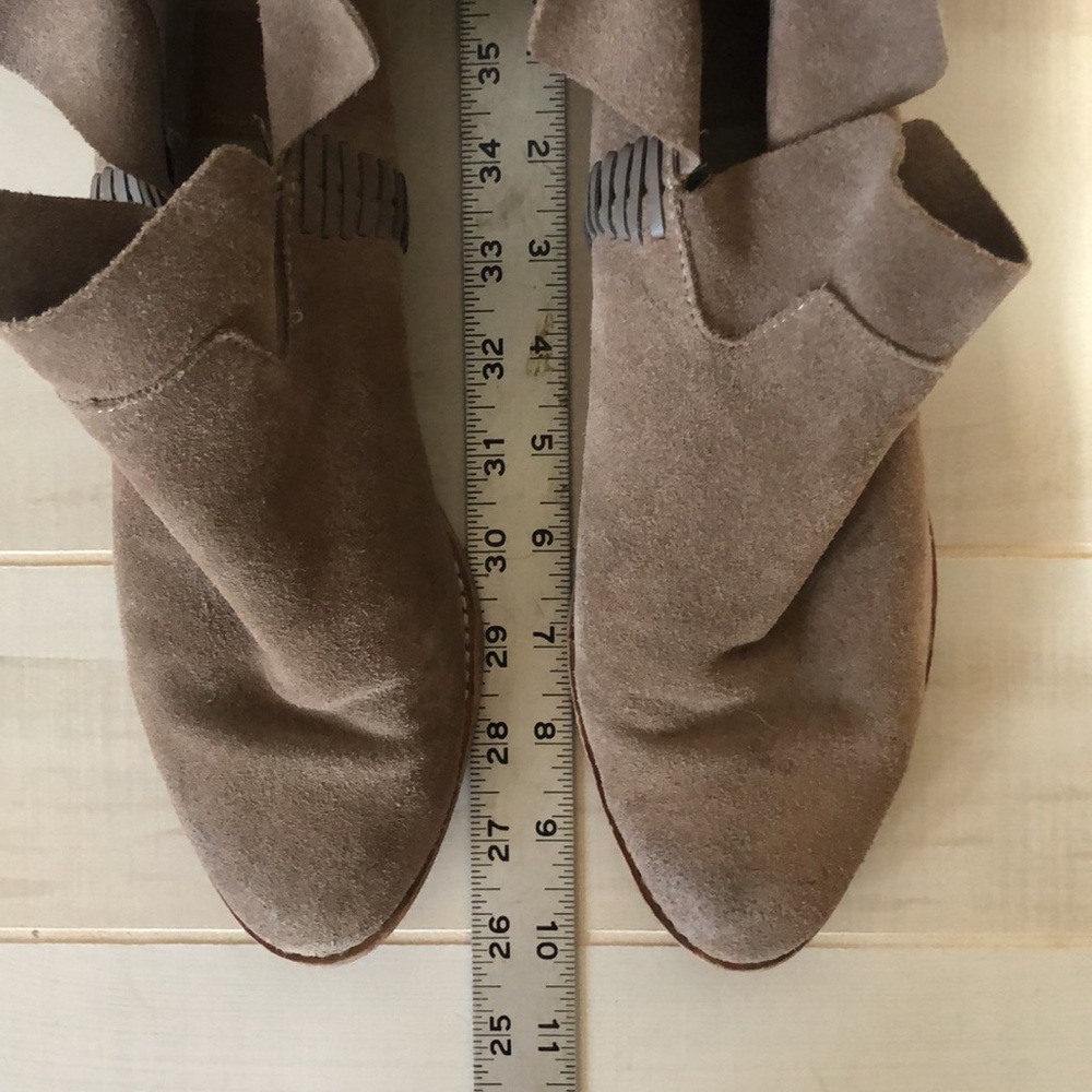 Dulce Vita tan all suede booties - Picture 10 of 10